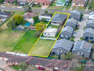 Spacious 1 Bedroom Villa with Large Study Room and Two Car Spaces in the Girraween School Catchment!