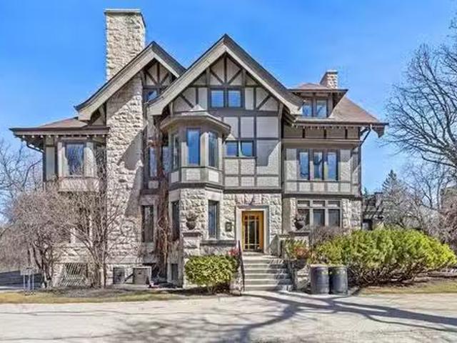 1 393 Wellington Cr, Winnipeg, MB, R3M 0A1 Luxury Condo for.