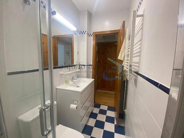 | 1.300 €, 50 m²