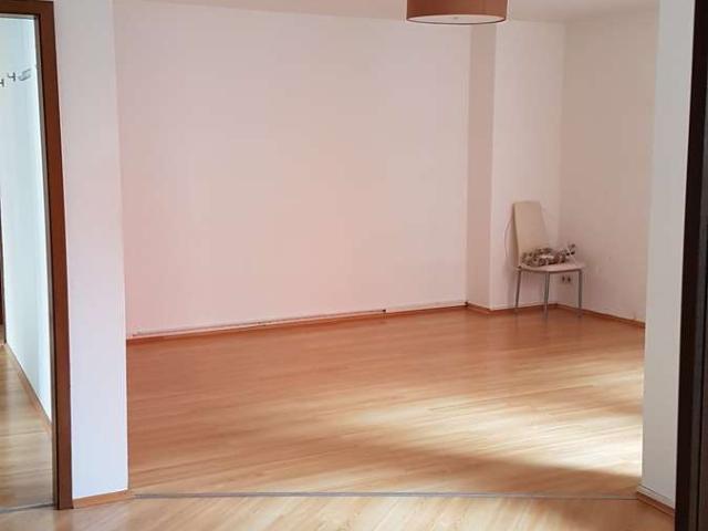 1.300 € warm: 3 Zimmer Whg. mit Terrasse und EBK