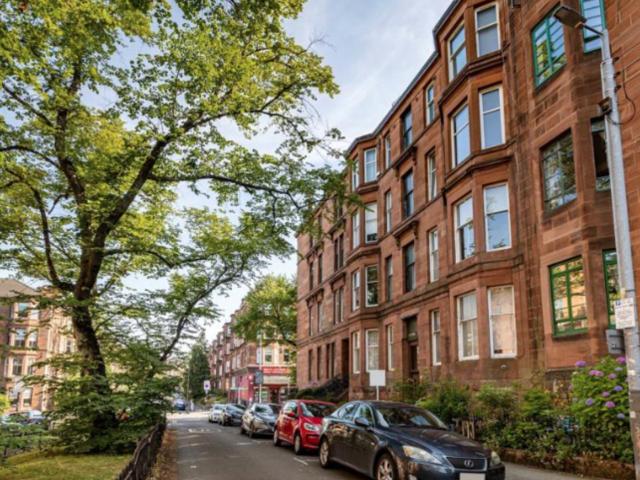 £1,300 PM·Dudley Drive, Hydland Glasgow G12 9SB