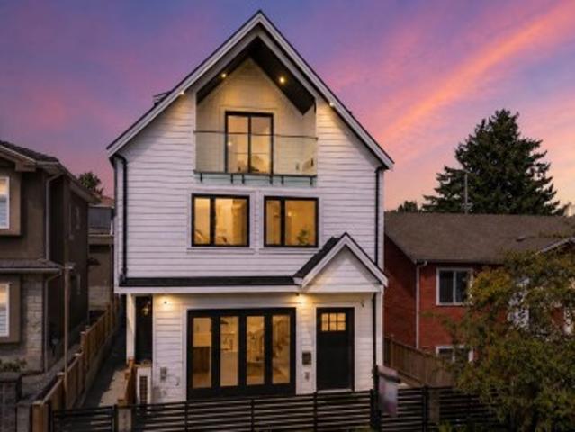 1 3271 E Georgia Street, Vancouver, BC, V5K 2L2 duplex for sale | Listing ID R3155 | Royal LePage