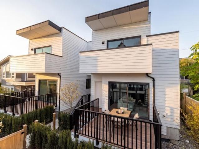 1 328 14Th Street W, North Vancouver, BC, V7M 1P6 townhouse for sale | Listing ID R3166 | Royal LePage