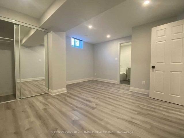 1 45 Pineneedle Drive, Aurora