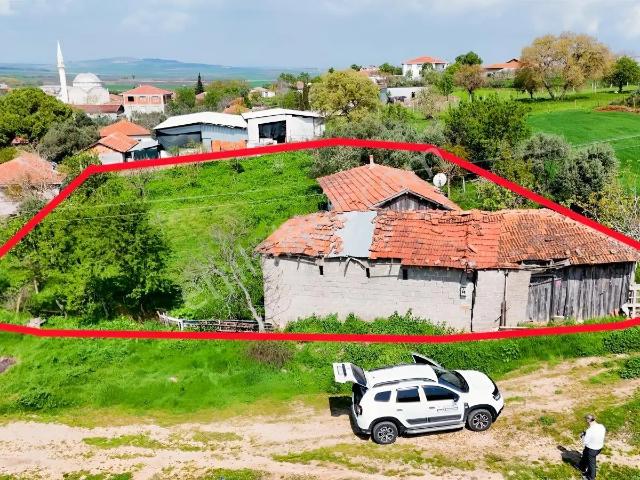 1.470 M² Arsa Köy Evi Ahır Samanlık 2 Kat %40 İmar Artezyen Kuyu