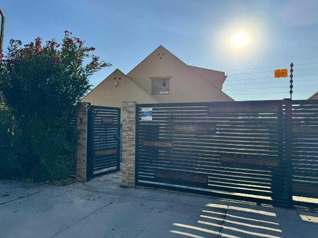$ 1.300.000 Casa en Arriendo en La Florida 4 dormitorios 3 baños / Kutt Property