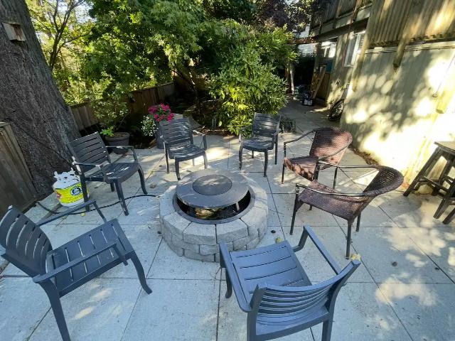 1 4 rooms each $1100/mnth Quiet Room in Beautiful Area Close to trails & Transit
