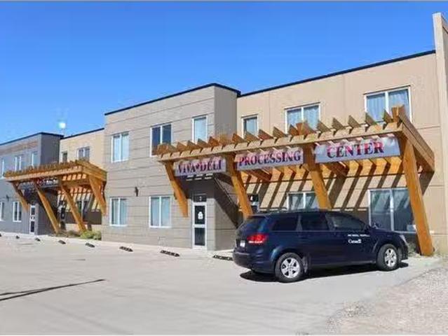 1 5220 Duncan Avenue, Blackfalds, AB, T0M 0J0 commercial for.