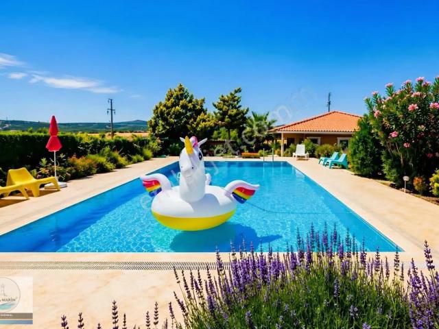 1.525 M2 Arsa İçerisinde Havuzlu 2 Bağımsız Bölüm Özel Villa