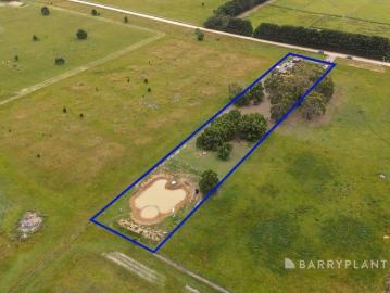 1.5 Acres of Opportunity The Perfect Balance of Nature & Open Space