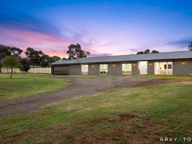 1.5 Acres of Premium Lifestyle Living