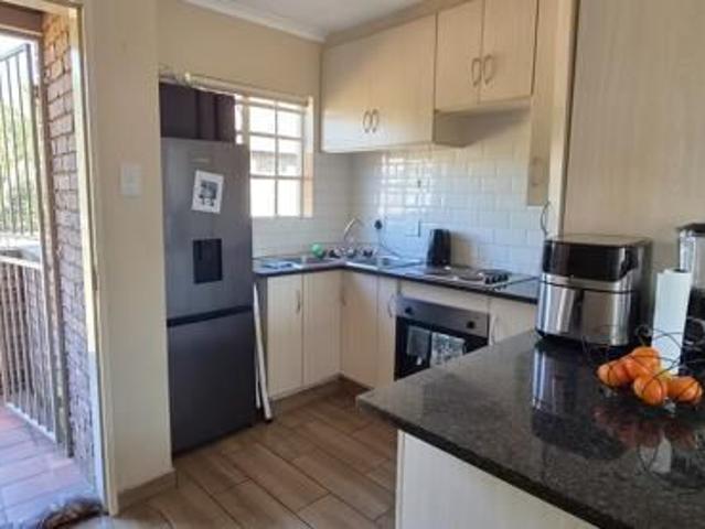 1.5 Bedroom Apartment in Die Hoewes