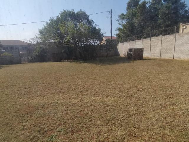 1.5 Bedroom Apartment To Let in Illovo Beach