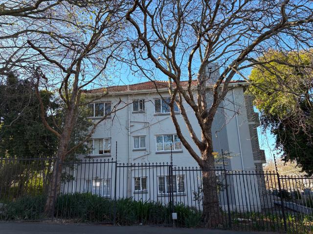 1.5 Bedroom Apartment To Let in Rondebosch