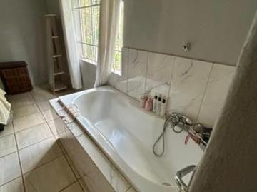 1.5 Bedroom Flat in Hartbeespoort Dam