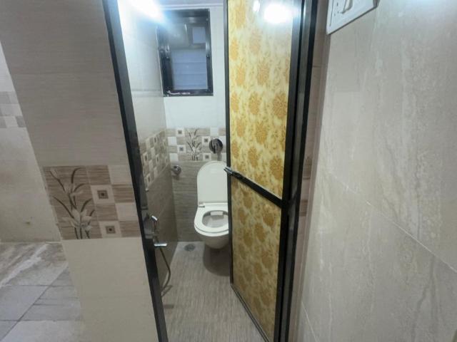 1.5 BHK Apartment in Kandivali East for rent Mumbai. The reference number is 21053395