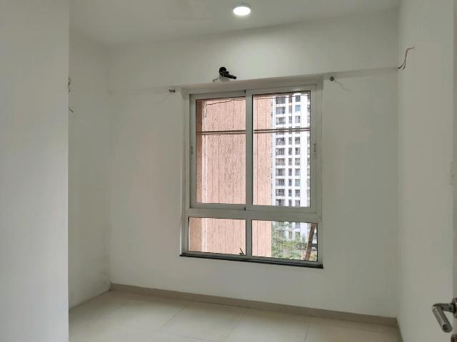 1.5 BHK Apartment in Kasarvadavali for resale Thane. The reference number is 20007325