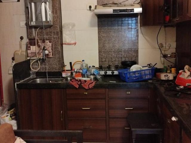 1.5 BHK Apartment in Mahim for rent Mumbai. The reference number is 18430600