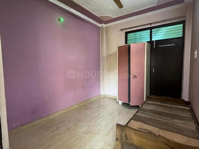 1.5 BHK Independent Builder Floor in Alpha II for rent Greater Noida. The reference number is 21290871