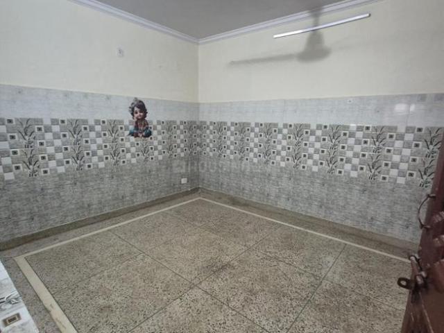 1.5 BHK Independent Builder Floor in Krishna Nagar for rent New Delhi. The reference number is 21191567