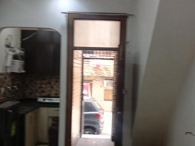 1.5 BHK Independent Builder Floor in Malka Ganj for rent New Delhi. The reference number is 20060606