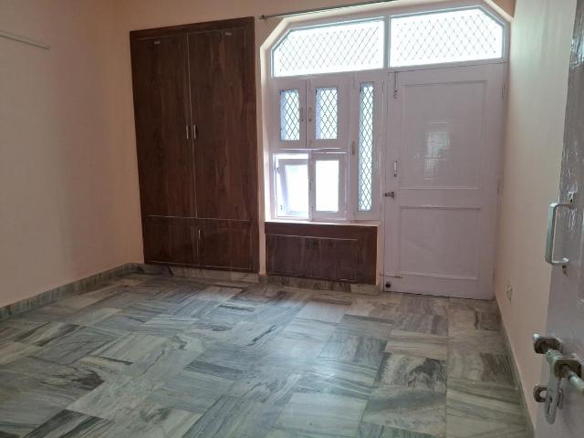 1.5 BHK Independent Builder Floor in Sector 23 for rent Gurgaon. The reference number is 20389406