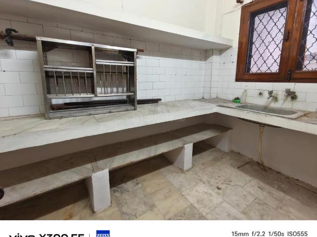 1.5 BHK Independent Builder Floor in Paschim Vihar for rent New Delhi. The reference number is 21108133