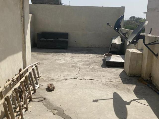1.5 BHK Independent Builder Floor in Pitampura for resale New Delhi. The reference number is 21149601