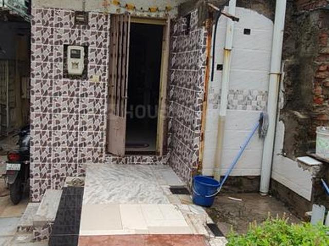 1.5 BHK Independent House in Ambawadi for rent Ahmedabad. The reference number is 20968667