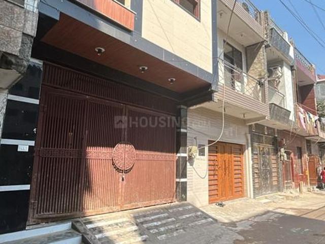3 BHK Independent House in Nawada for resale New Delhi. The reference number is 19671514