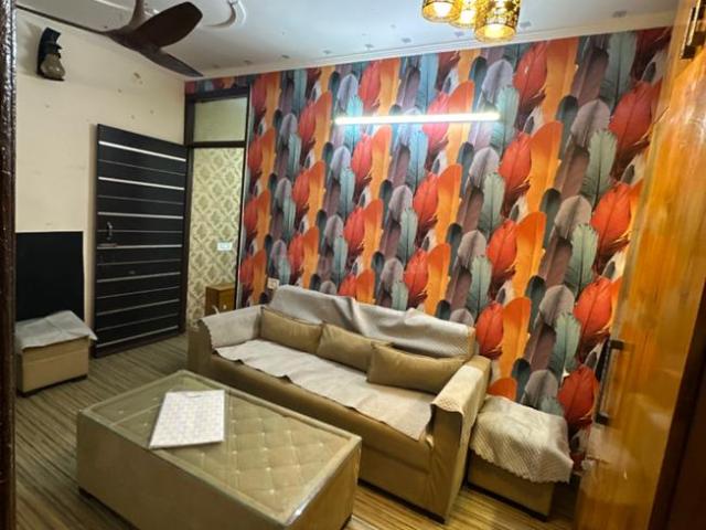 1.5 BHK Independent House in Patel Nagar for rent New Delhi. The reference number is 20548956