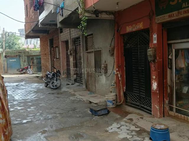 1.5 BHK Independent House in Sector 102 for rent Noida. The reference number is 21016267