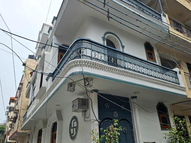 1.5 BHK Independent House in Sector 11 Rohini for rent New Delhi. The reference number is 20630079