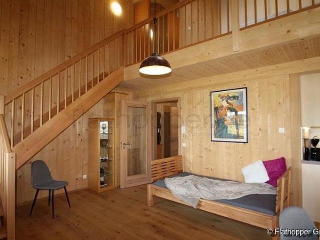 1,5 Zimmer Galerie Wohnung im Holzhaus mit Balkon bei Otterfing