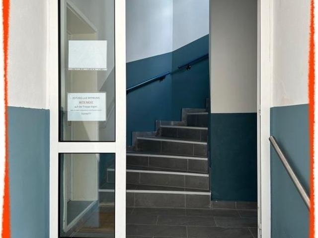1,5 Zimmer Wohnung in Zwickau mit BALKON zur Südseite und mit KÜCHENZEILE zu vermieten!