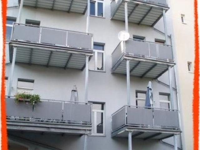 1,5 Zimmer Wohnung in Zwickau mit BALKON zur Südseite und mit KÜCHENZEILE zu vermieten!