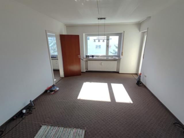 1,5 Zimmer Wohnung mit Balkon und KFZ Stellplatz