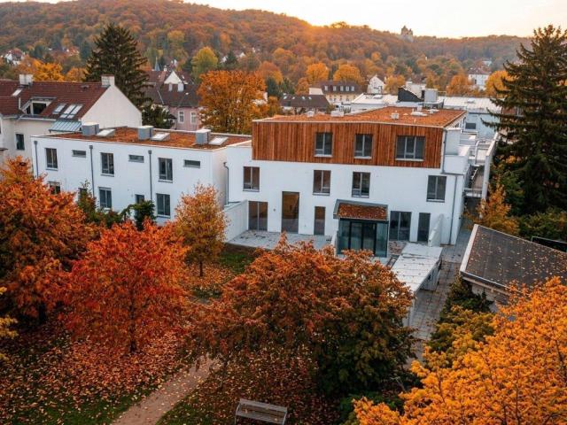 1 5 Zimmer Wohnungen, Erstbezug, Luftwärmepumpe, Photovoltaikanlage, Eigengarten, Terrassen, Aufzug