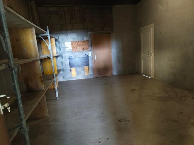 1.5 Zimmer, 1200 m², EG