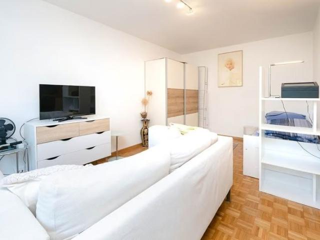 1.5 Zimmer, 28 m², 1. Stock