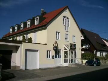 1,5 Zimmer 40 m² 900 € Kaltmiete Wohnungen in Karlsfeld
