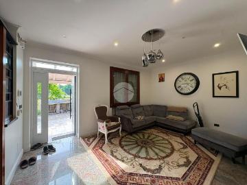 1.600 / mese, 200 Mq Tecnocasa.it 61231622