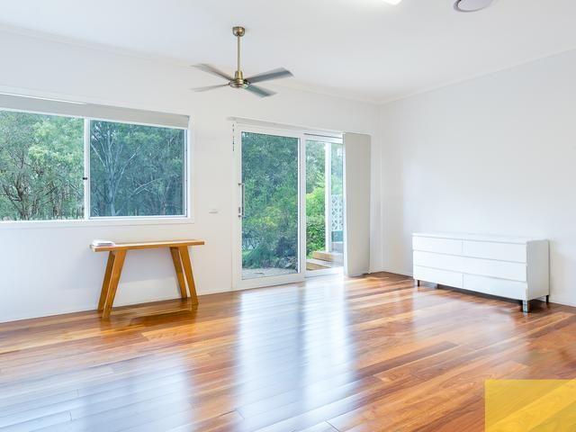 $1,600 per week / $6,400 Bond