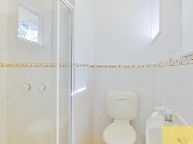 $1,350 per week / $5,400 Bond