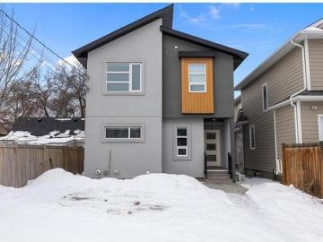 Queen Alexandra, Edmonton, Alberta - Parking