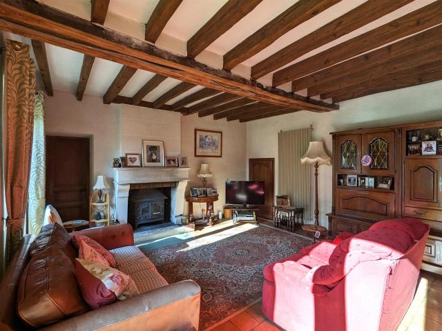 1,7Km d'un village avec commerces, maison 4 chambres, 2,9ha 164m² Le Mans