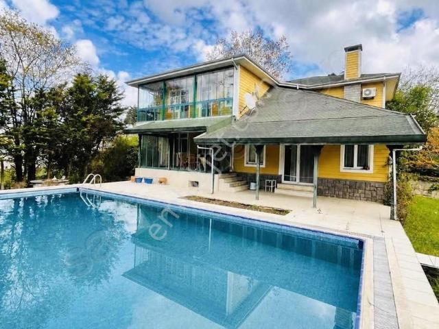 1.895m2 Arsa İçerisinde Satılık Müstakil Villa