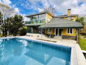1.895m2 Arsa İçerisinde Satılık Müstakil Villa