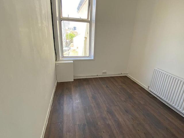 £1,800 PCM, Spacious Five Bedroom, Three Bathroom Maisonette in Corporation Road, Grangetown, Cardiff, CF11 7AN