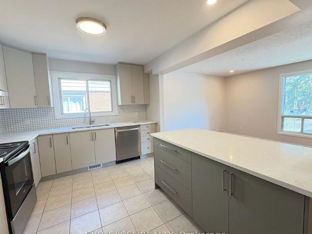1 816 Dundee Avenue, Ottawa
